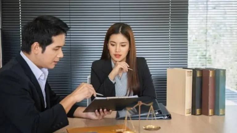 How a Virtual Legal Assistant Can Help Small Law Firms Do More With Less